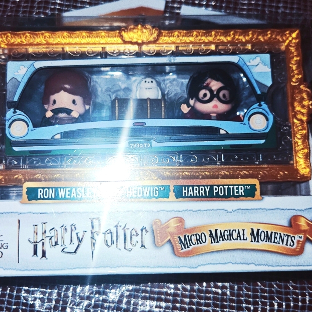 HARRY POTTER MICRO MAGICAL MOMENTS COLLECTIBLES
